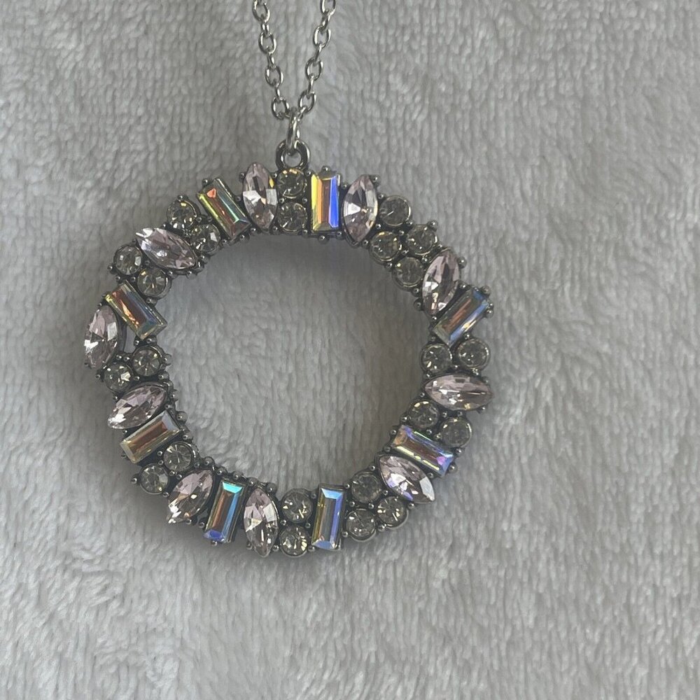 Stunning Rhinestone Circle Pendant Silvertone Setting 17” Lobster‎ Claw Chain